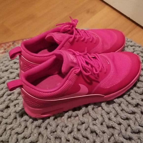 Nike Shoes - Nike Air Max Thea